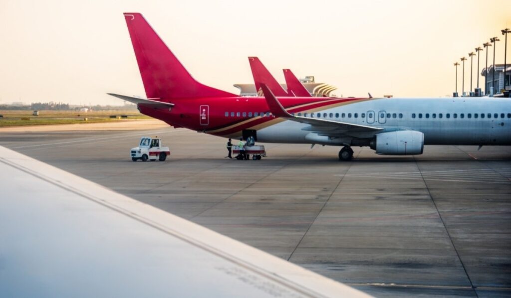 Delta Flight DL275 Diverted LAX